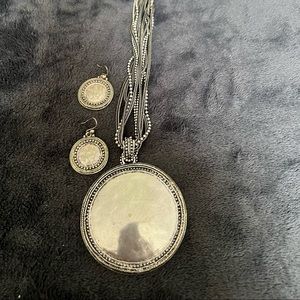 Silver necklace set